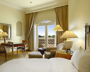 Suite, 3 Bedrooms (Crown)