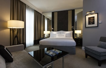 Deluxe Room, 1 King Bed