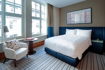Family Room, 1 King Bed, Connecting Rooms
