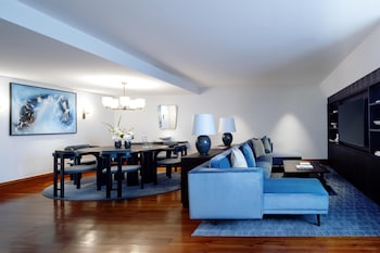 Suite, 1 King Bed
