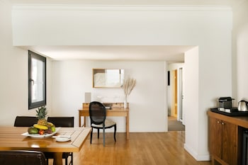 Deluxe Suite, Sea View