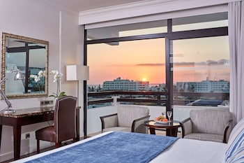 Standard Room, Partial Sea View