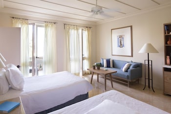 Family Interconnecting Garden Studio Suites with Sea View