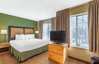 Deluxe Studio, 1 King Bed with Sofa bed, Non Smoking