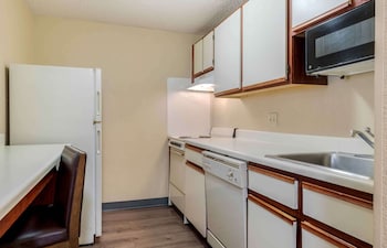 Deluxe Studio, Multiple Beds, Non Smoking