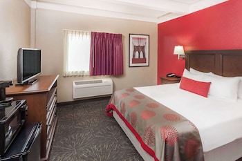 Room, 1 Queen Bed, Accessible, Non Smoking (Mobility Accessible)