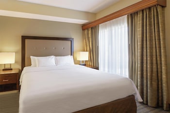 Suite, 1 King Bed (Roll-in Shower)
