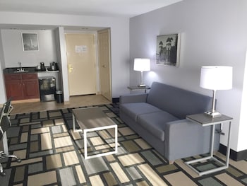 Suite, 2 Queen Beds, Non Smoking, Kitchenette (with Sofabed)