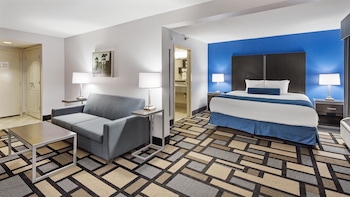 Suite, 1 King Bed, Non Smoking, Refrigerator & Microwave (with Single Sofabed)