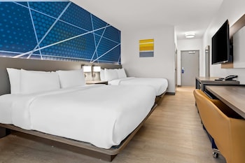 Standard Room, 2 Queen Beds (with Tub)