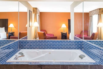 Studio Suite, 1 King Bed, Non Smoking