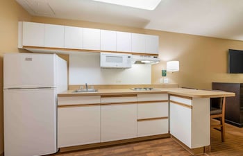 Deluxe Studio, 1 King Bed with Sofa bed, Non Smoking