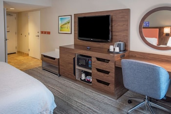 One King Bed, Non-Smoking, Accessible