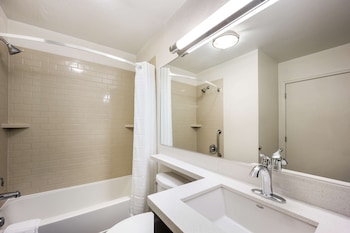 Deluxe Studio Suite, 2 Queen Beds