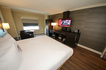 Sunset Tower, 1 King Bed