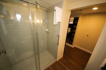 Sunset Tower, 1 King Bed