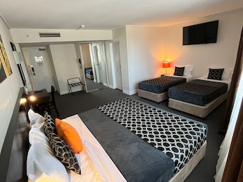 Family Room (Unserviced Rate)