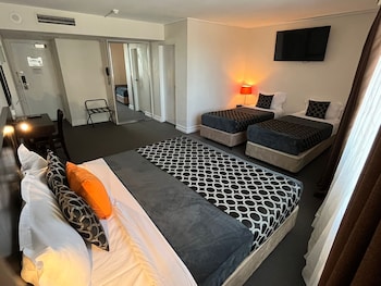 Family Room (Unserviced Rate)