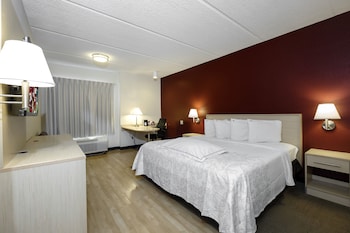 Premium Room, 1 King Bed (Upgraded Bedding & Snack, Smoke Free)