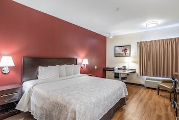 Suite, 1 King Bed (Smoke Free)