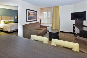 Suite, 1 Queen Bed with Sofa bed, Accessible (Hearing One Bedroom)