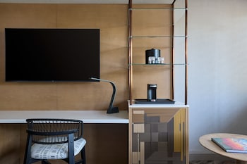 Room, 2 Queen Beds (Mobility Accessible, Roll-In Shower)