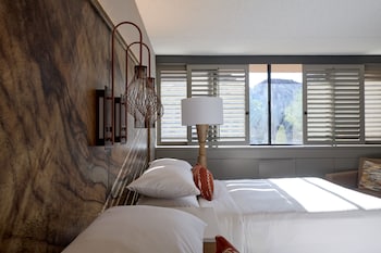 Deluxe Room, 2 Queen Beds, Patio