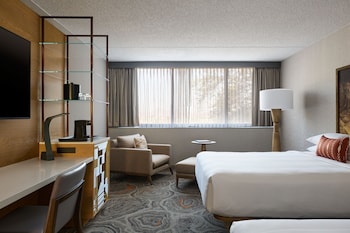 Room, 2 Queen Beds (Mobility Accessible, Roll-In Shower)
