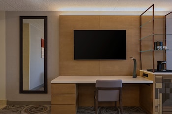 Room, 2 Queen Beds (Hearing Accessible)