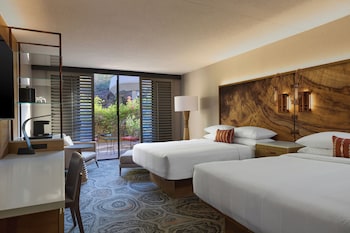 Deluxe Room, 2 Queen Beds, Patio