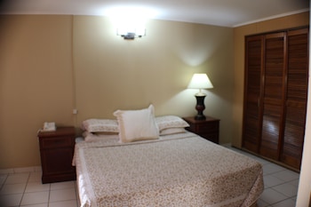 One Bedroom King Apartment