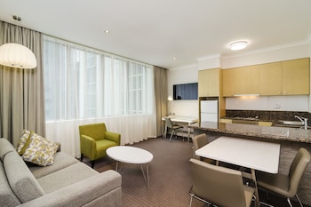 One Bedroom Queen Suite