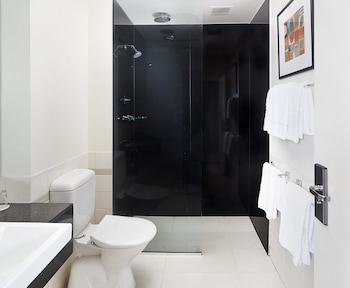 Deluxe Room, 1 King Bed