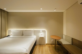 Luxo Casal - 1 Cama Casal