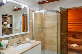 Presidential Suite (King/Twin)