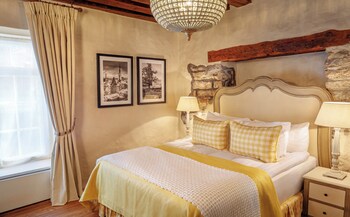 Superior Room (Garden Queen/Twin)
