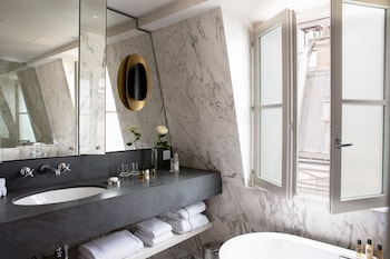 Suite Club With Terrace