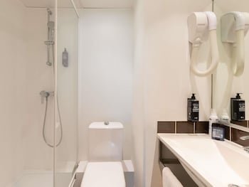 Standard room with 1 double bed (city view)