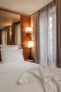 Double Room/Twin Deluxe (La Madame)