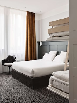 Family Room, Multiple Beds, Non Smoking