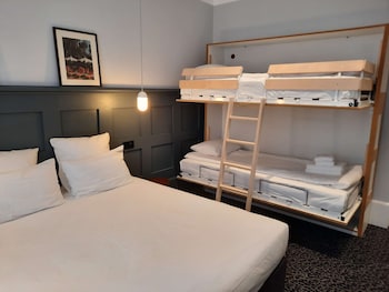 Family Room, Multiple Beds, Non Smoking