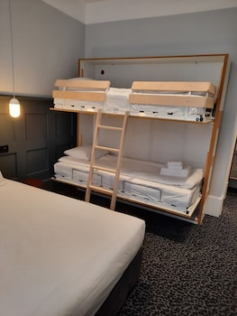 Family Room, Multiple Beds, Non Smoking