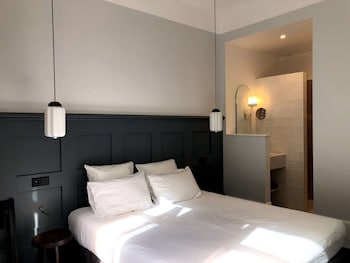 Superior Room, 1 Queen Bed (Larger Room)