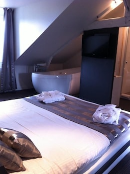 Standard Apartment, 1 Queen Bed, Non Smoking