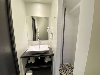 Standard Apartment, 1 Queen Bed, Annex Building (with Sofabed)