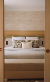 Suite, Garden View