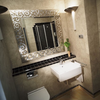 Twin Room (Superior)