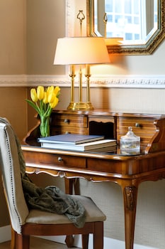 Classic Double Room, 1 Queen Bed