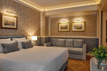 Deluxe Twin with Sofa bed and City View