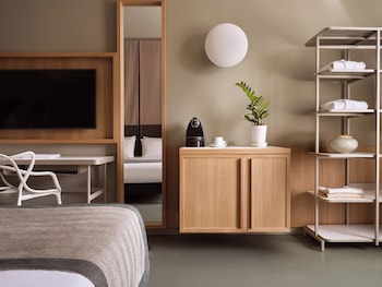 Junior Suite, City View